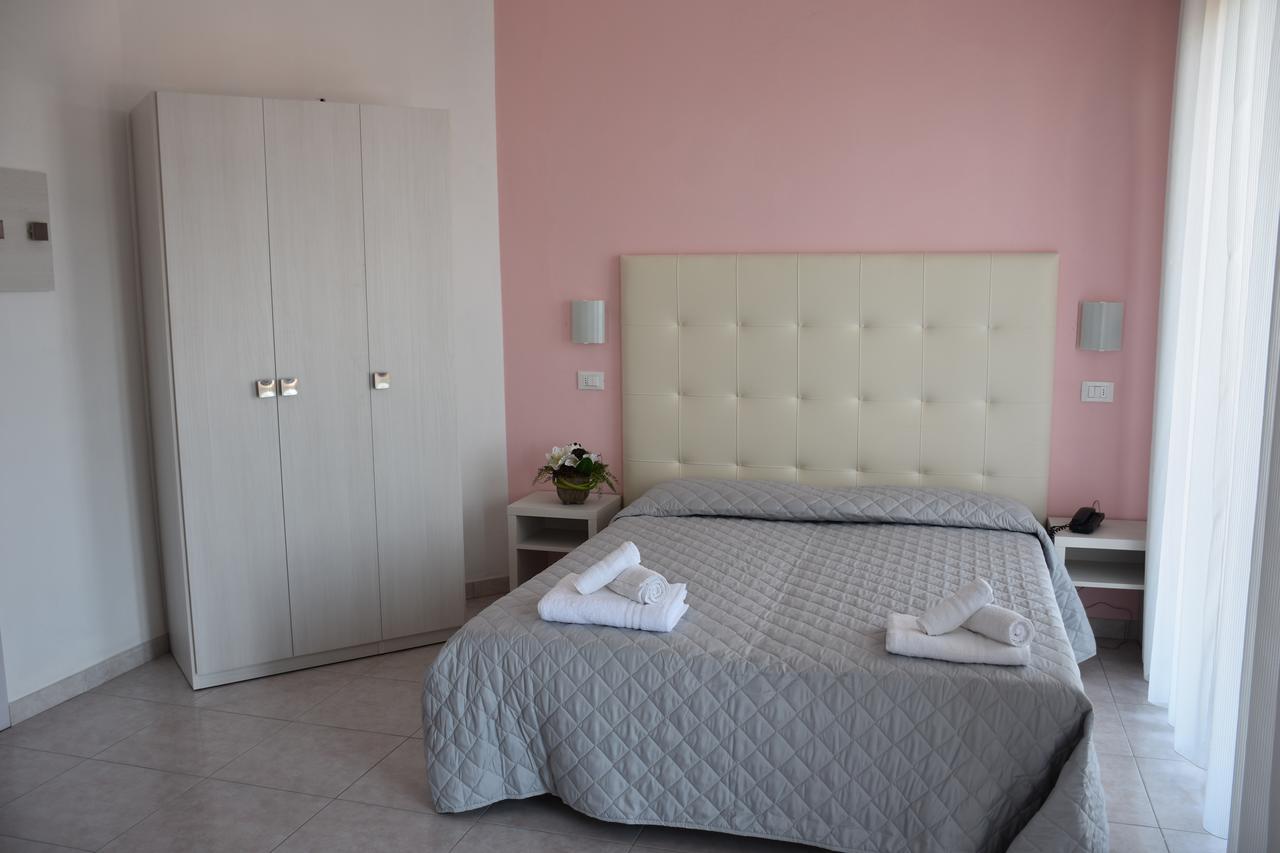 Hotel Gambrinus Rimini Eksteriør bilde