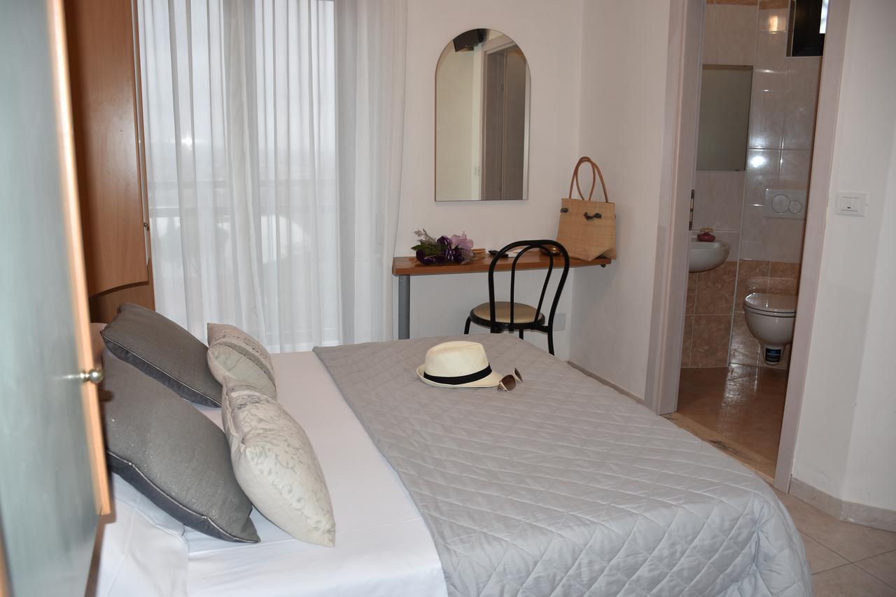 Hotel Gambrinus Rimini Eksteriør bilde